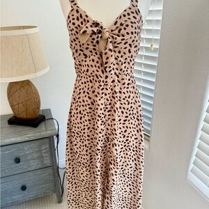 Forever 21 Beige and Black Patterned Maxi Dress